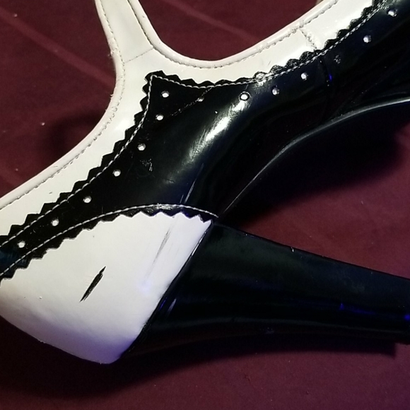 Madden Girl Mary Jane's Pumps - Picture 7 of 8